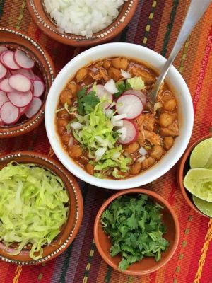  Pozole! Un piatto corale di sapori piccanti e vellutati che accarezzano il palato.